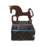 Caballo de Soria metal peana mármol cobre