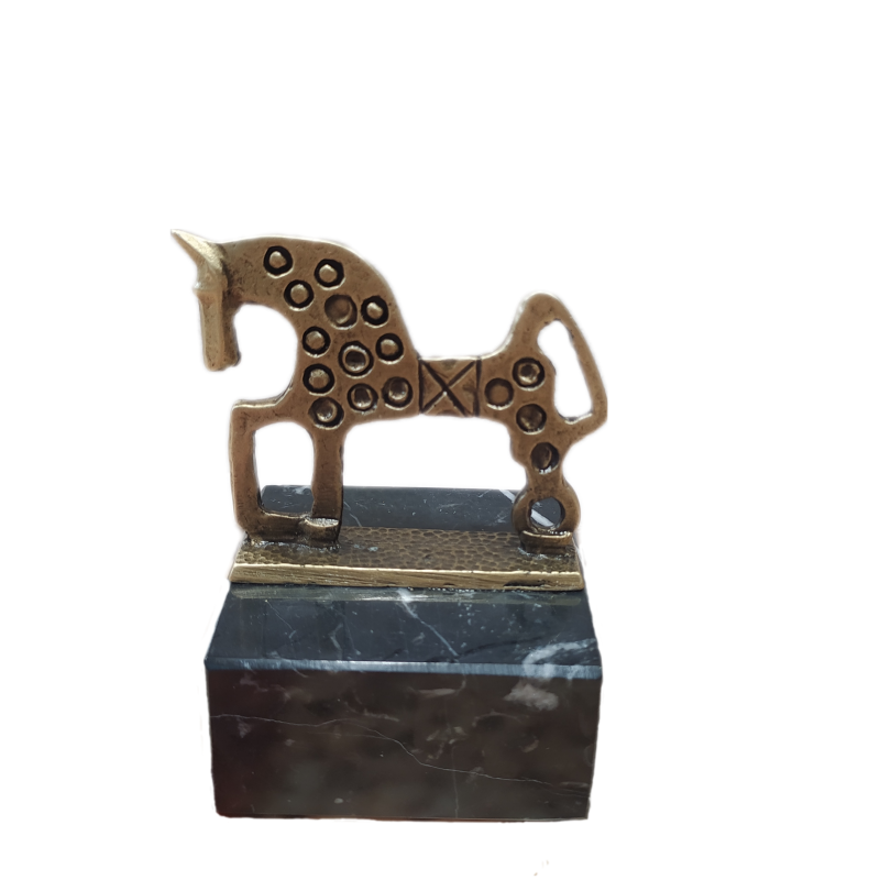 Caballo metal peana mármol