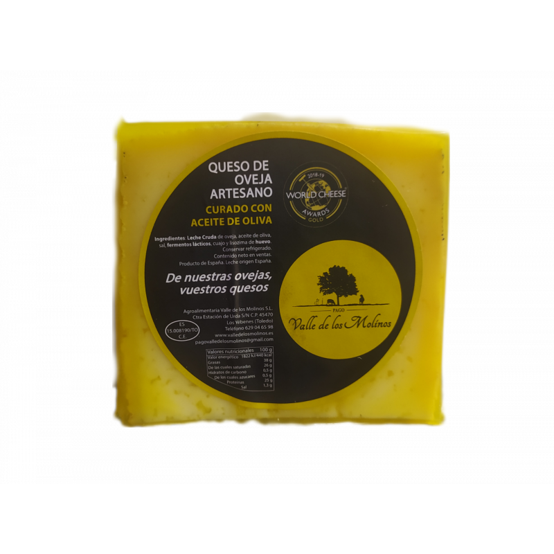 Queso curado con aceite de oliva. Cuña 250 gr aprox.