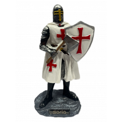 Templario traje blanco hacha
