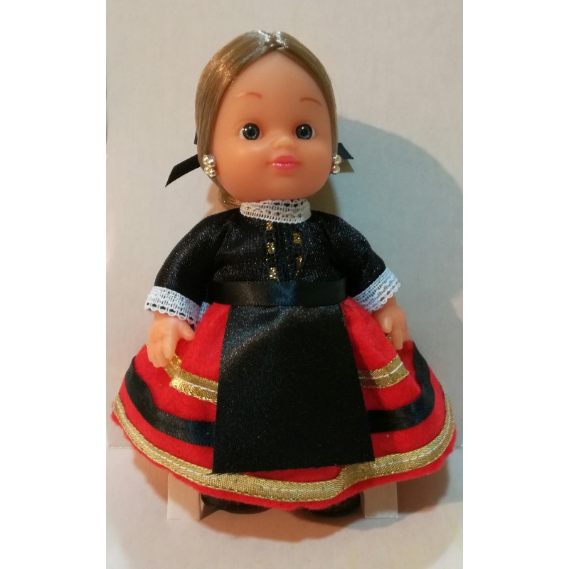 Muñeca piñorra pequeña