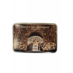 Caja metálica Virgen de la Soledad rellena de caramelos de mantequilla con sal